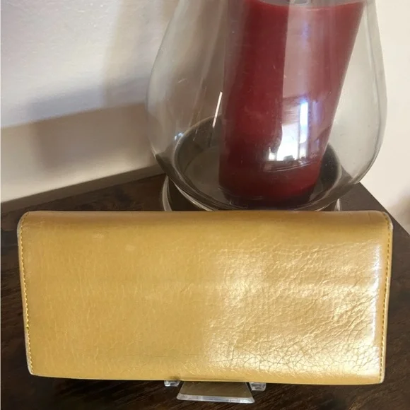 Chloe Pre-Loved Wallet - Picture 2 of 10